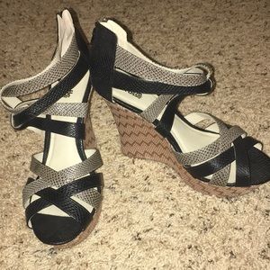 Black and gray strapped wedges